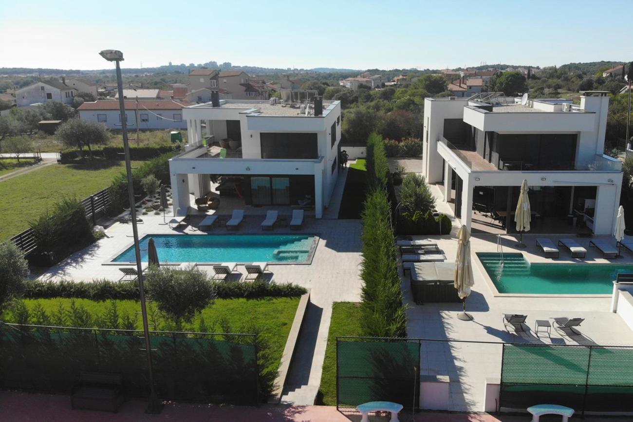 Villa Ula In Pula With Heated Pool And Sauna エクステリア 写真