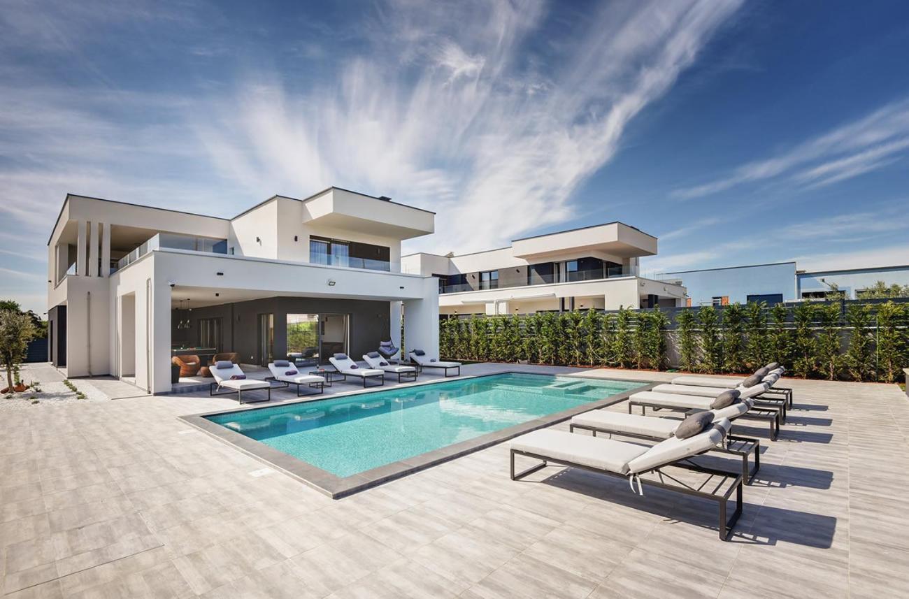Villa Ula In Pula With Heated Pool And Sauna エクステリア 写真